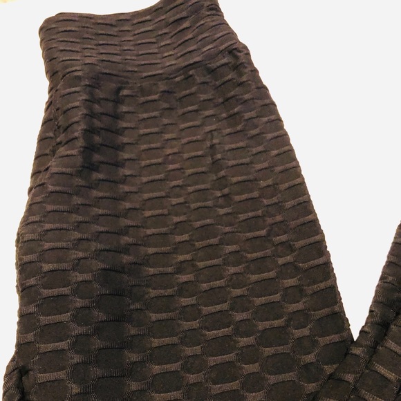 Scrunched Booty Workout Leggings - Picture 4 of 4